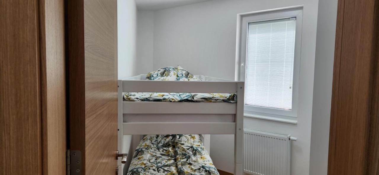 Brand New Two Bedroom And One Living Room Apartment In A Great Location! Sarajevo Bagian luar foto