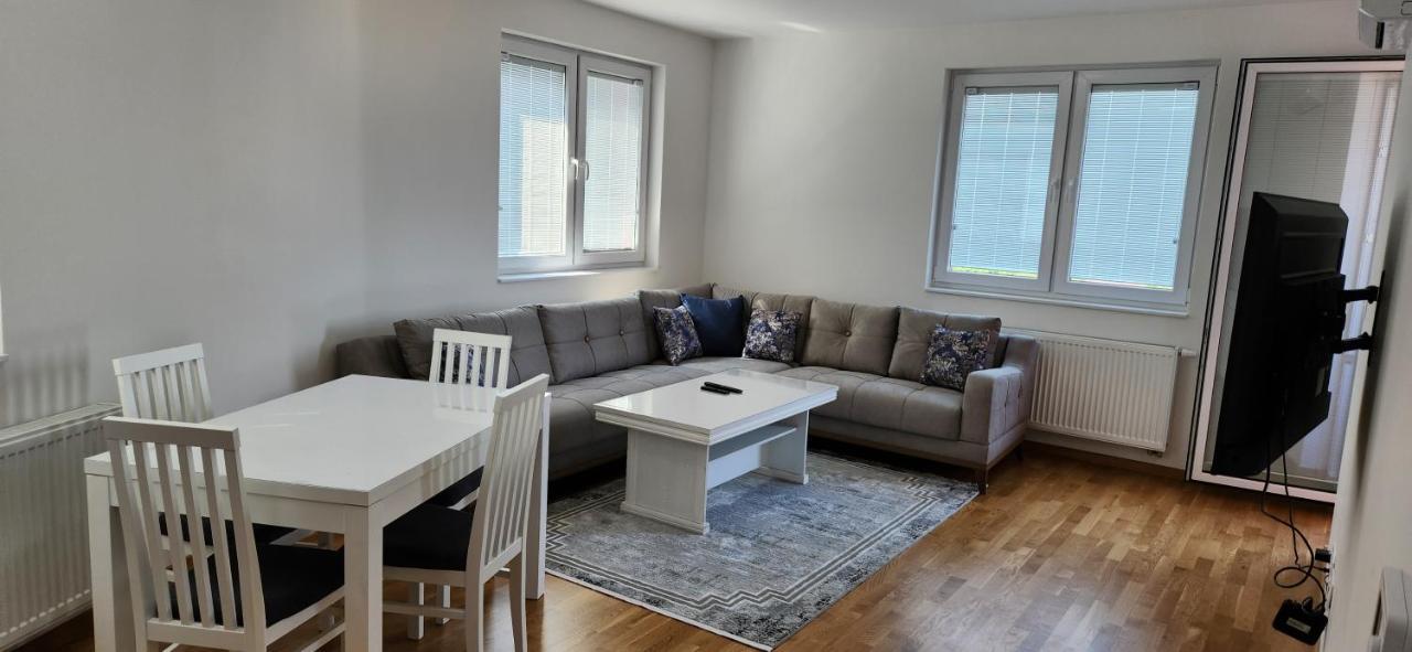 Brand New Two Bedroom And One Living Room Apartment In A Great Location! Sarajevo Bagian luar foto